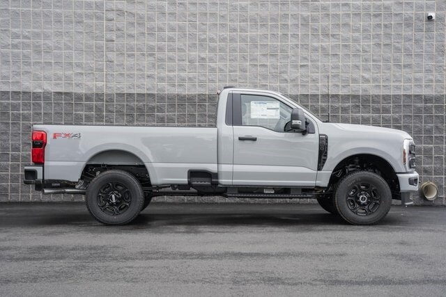 2025 Ford F-350 XL photo 3