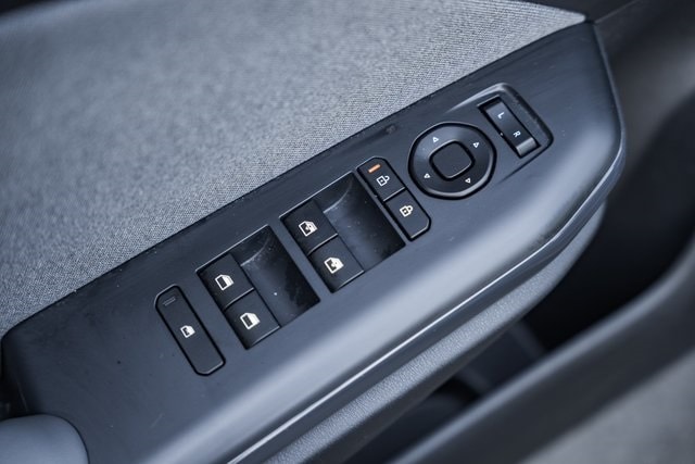 2025 Kia K4 EX photo 32