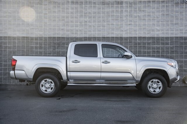 2022 Toyota Tacoma SR photo 4