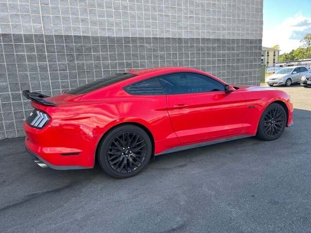 2019 Ford Mustang GT Premium photo 4