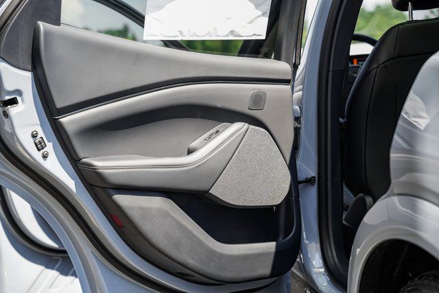 2025 Ford Mustang Mach-E Premium - Photo 40