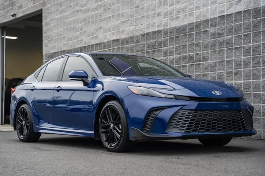 Used 2025 Toyota Camry SE Sedan