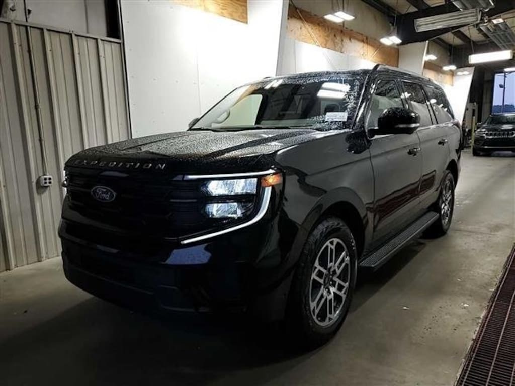 Used 2025 Ford Expedition Active SUV