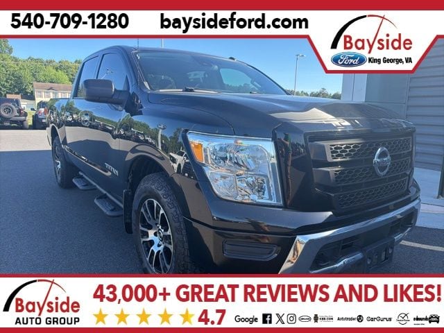 2021 Nissan Titan SV 4X4 Crew Cab's photo