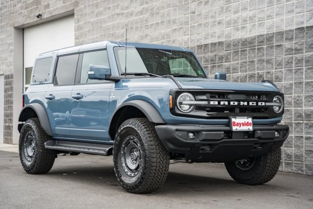 New 2025 Ford Bronco Outer Banks SUV
