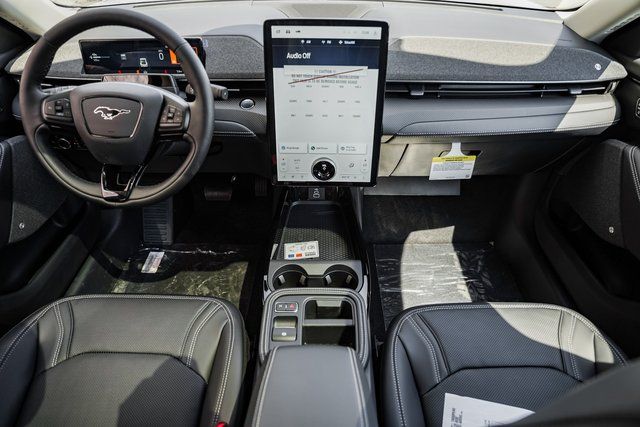 2025 Ford Mustang Mach-E Premium - Photo 24