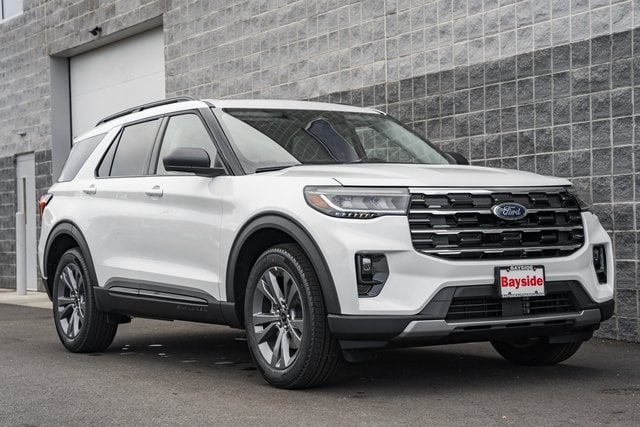 2026 Ford Explorer photo 2