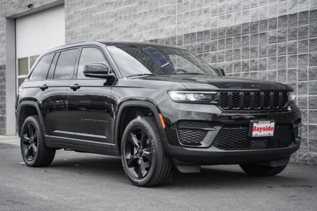 Used 2022 Jeep Grand Cherokee Altitude SUV
