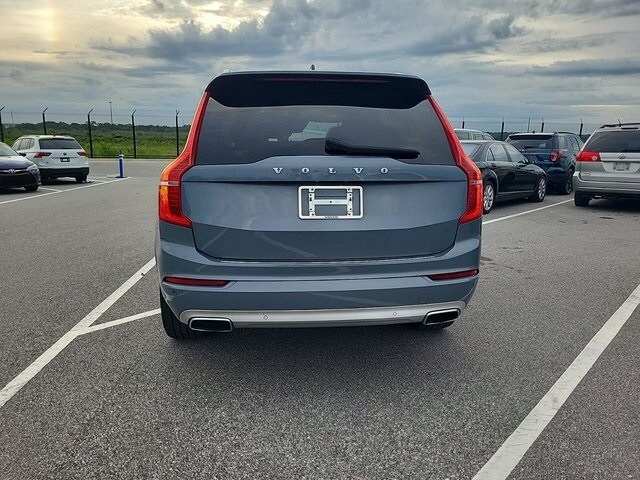2020 Volvo XC90 T6 Momentum photo 3