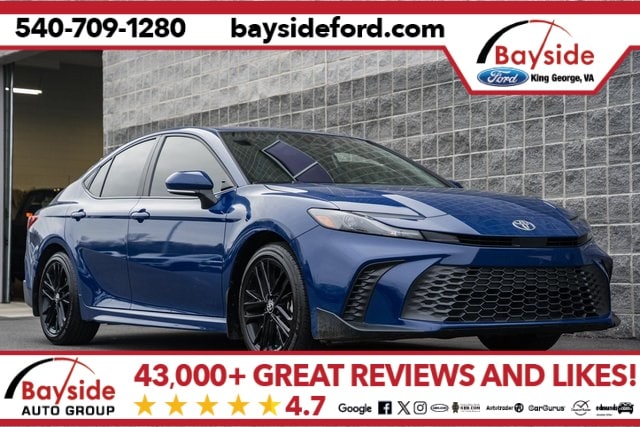 2025 Toyota Camry SE's photo