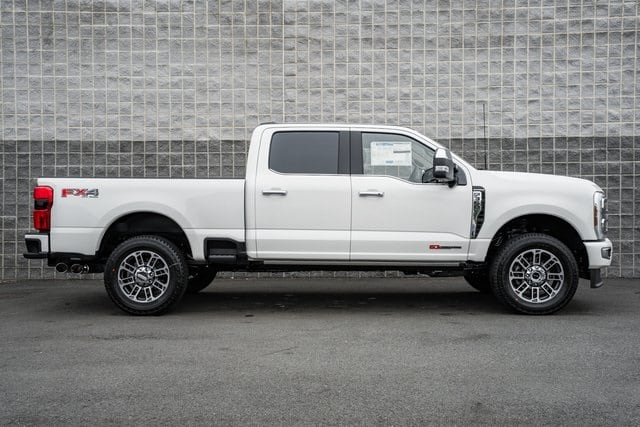 2026 Ford F-350 Platinum photo 3