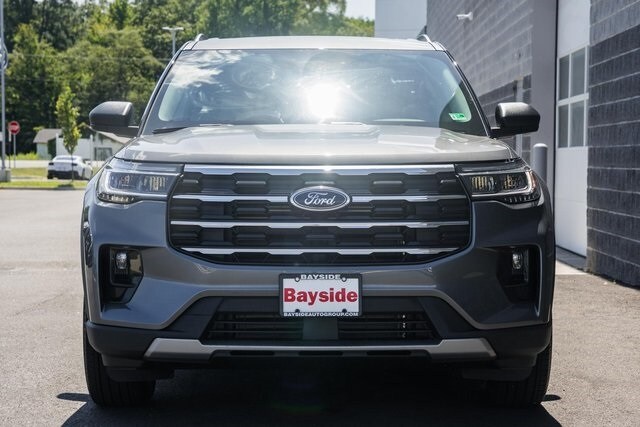 2025 Ford Explorer photo 3