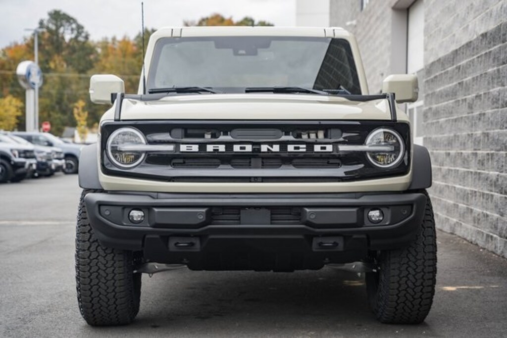 New 2025 Ford Bronco Outer Banks SUV