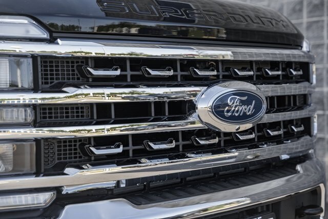 2026 Ford F-250 Lariat photo 8