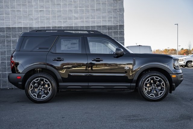 2025 Ford Bronco Sport Outer Banks photo 3