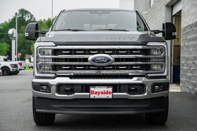 2026 Ford F-350 Lariat photo 2