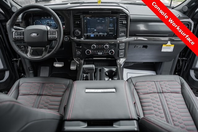 2025 Ford F-150 Lariat photo 3