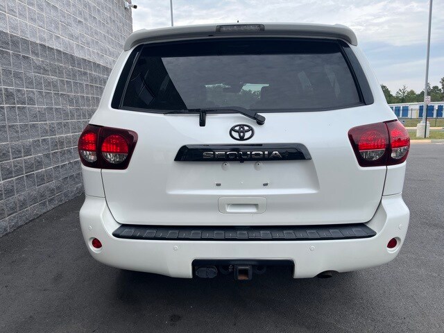 2021 Toyota Sequoia photo 3