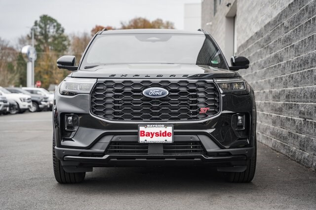 2026 Ford Explorer ST photo 2