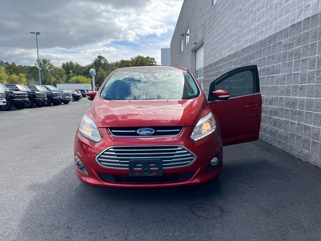 2018 Ford C-Max Hybrid Titanium photo 2