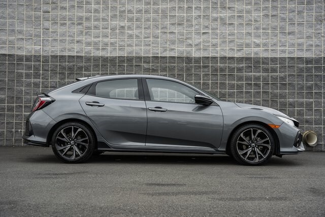 2017 Honda Civic Sport Hatchback photo 2