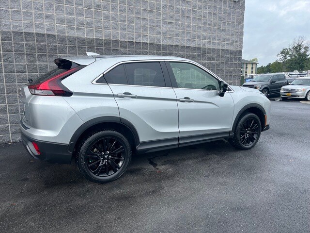 2023 Mitsubishi Eclipse Cross LE photo 4
