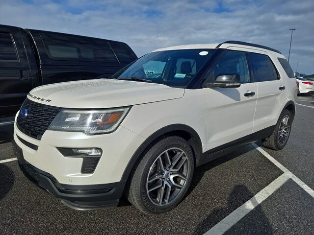 2018 Ford Explorer Sport photo 2