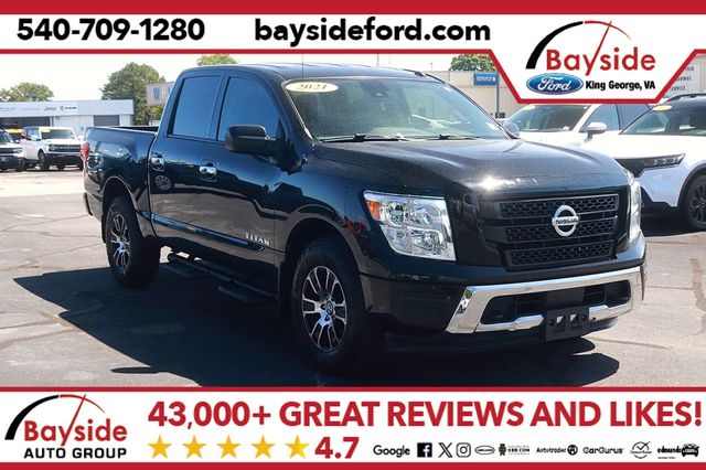2021 Nissan Titan SV 4X4 Crew Cab's photo
