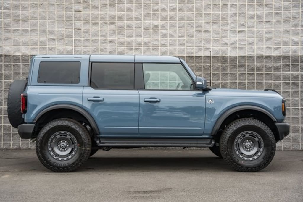 New 2025 Ford Bronco Outer Banks SUV