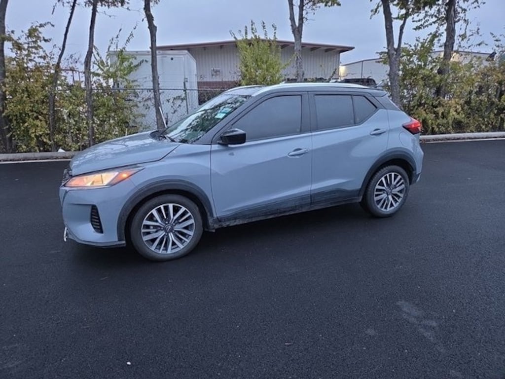 Used 2024 Nissan Kicks SV SUV
