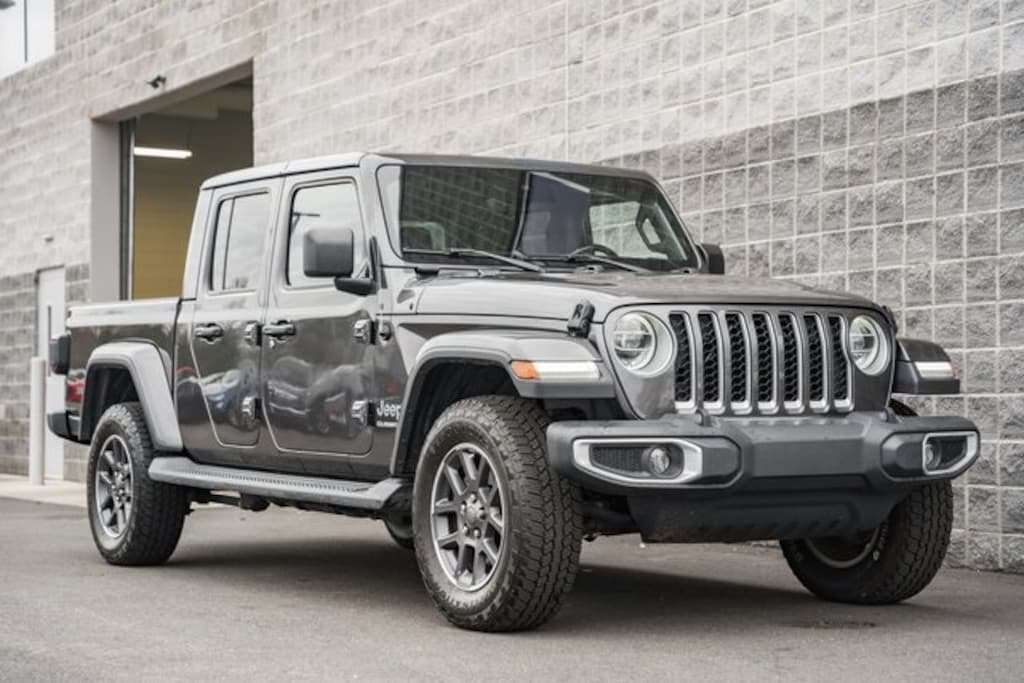 Used 2020 Jeep Gladiator Overland Truck