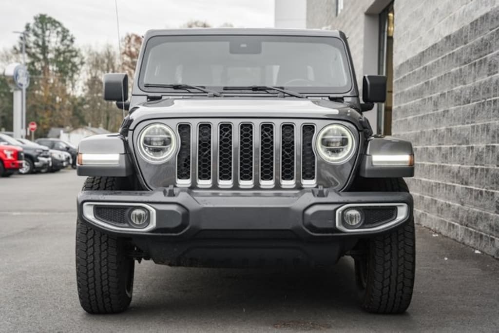 Used 2020 Jeep Gladiator Overland Truck