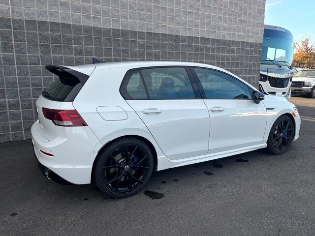 2023 Volkswagen Golf R photo 4