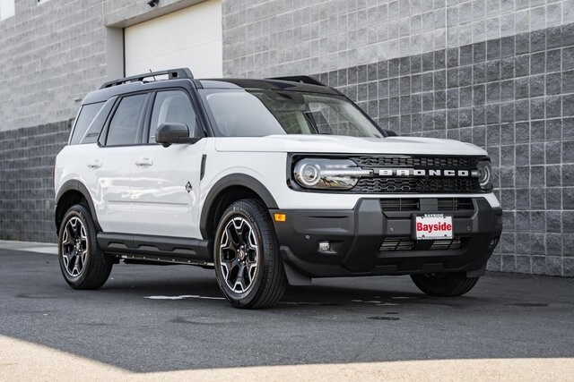 2025 Ford Bronco Sport Outer Banks photo 2