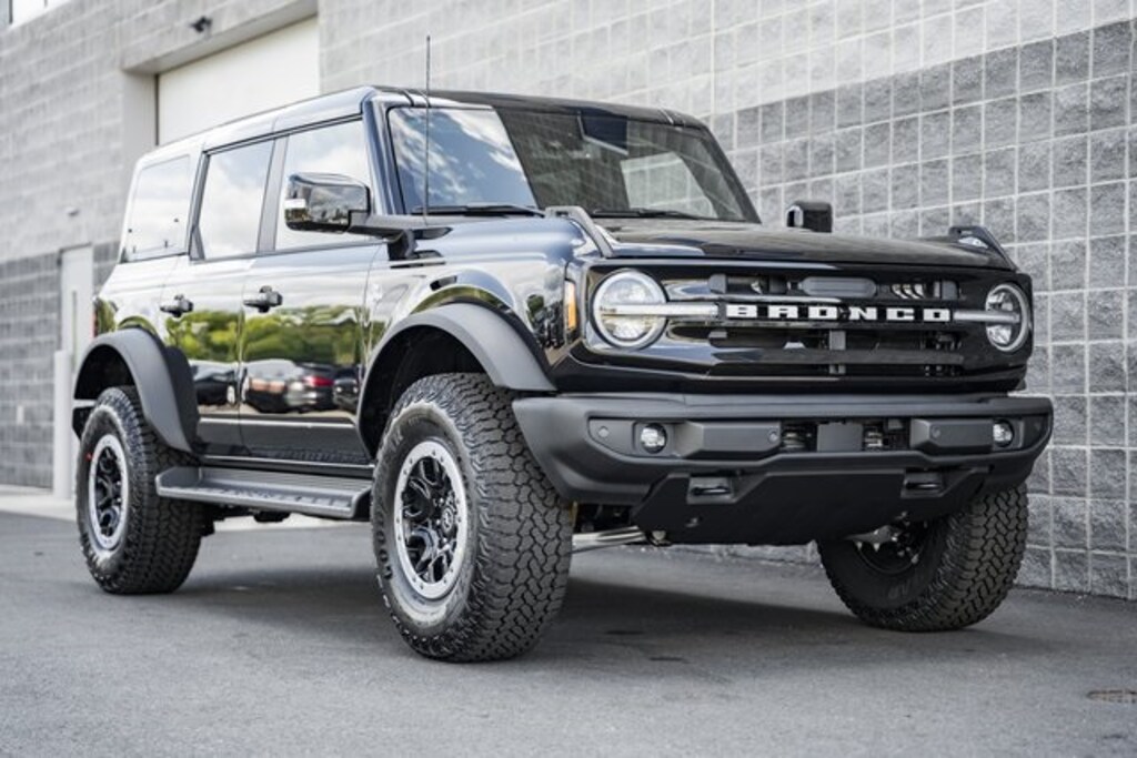 New 2025 Ford Bronco Outer Banks SUV