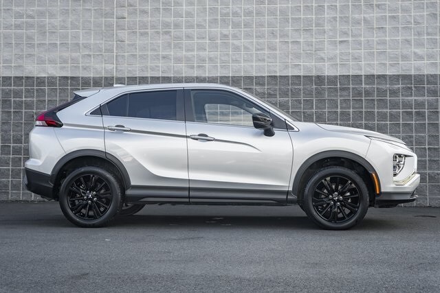 2023 Mitsubishi Eclipse Cross LE photo 4
