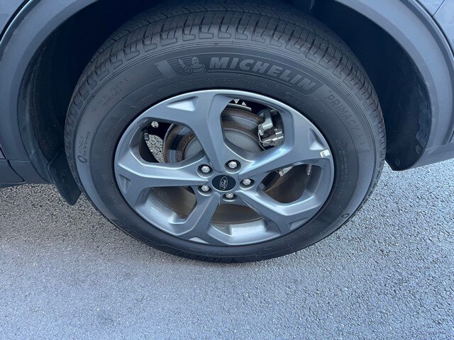 2025 Ford Escape ST-Line photo 3