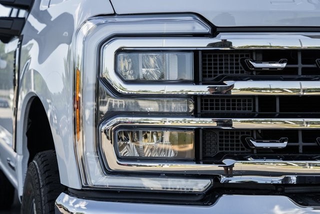 2026 Ford F-250 Lariat photo 9
