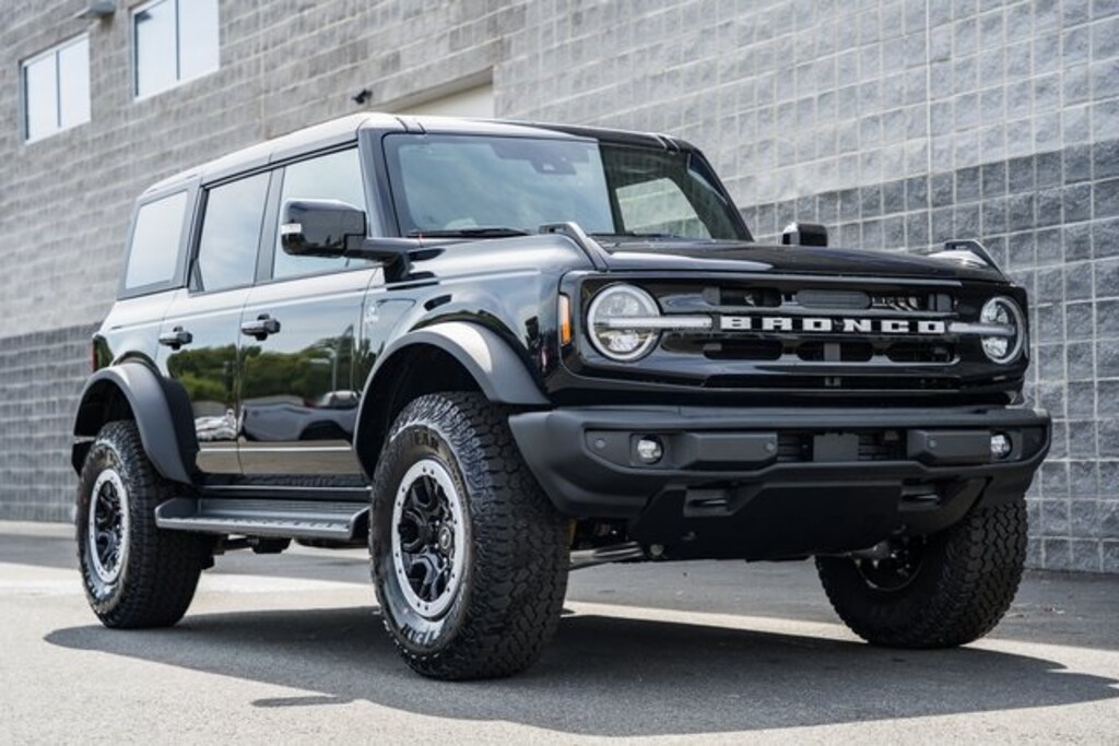New 2025 Ford Bronco Outer Banks SUV