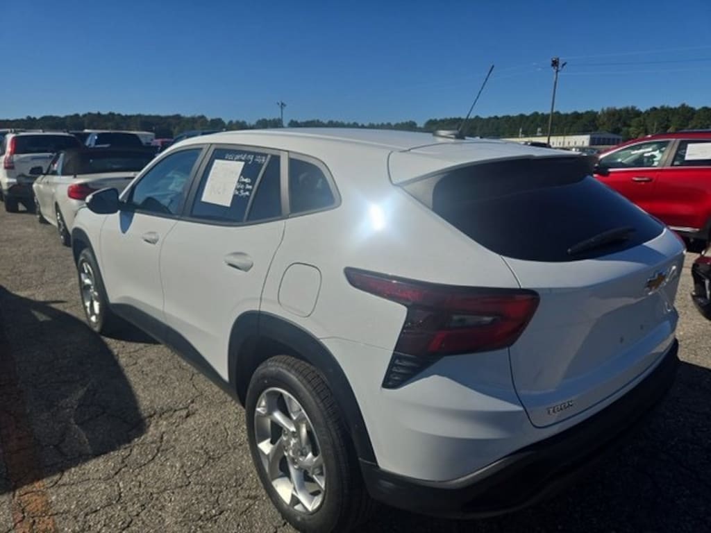 Used 2024 Chevrolet Trax LS SUV
