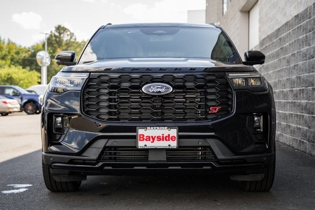 2025 Ford Explorer ST photo 3