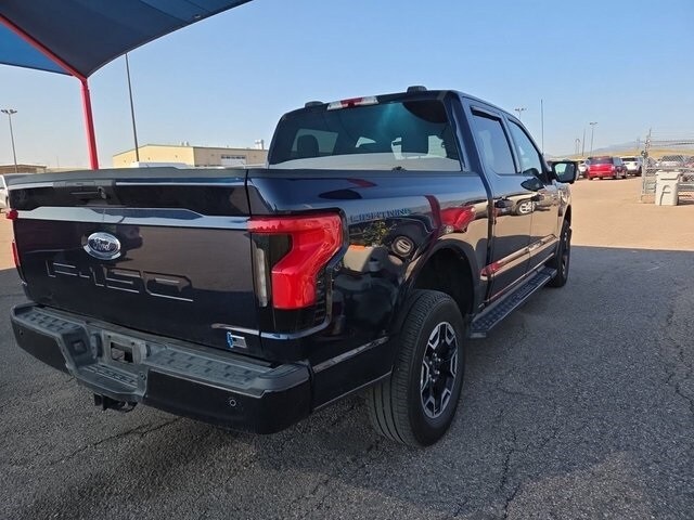 2023 Ford F-150 Lightning XLT photo 3