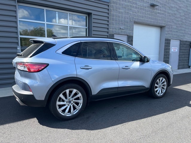 2022 Ford Escape Titanium photo 4