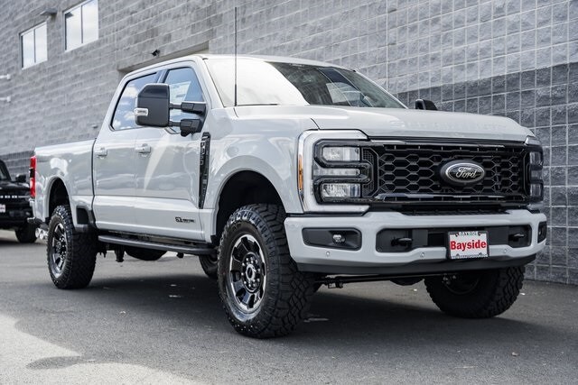 2026 Ford F-350 Lariat photo 2