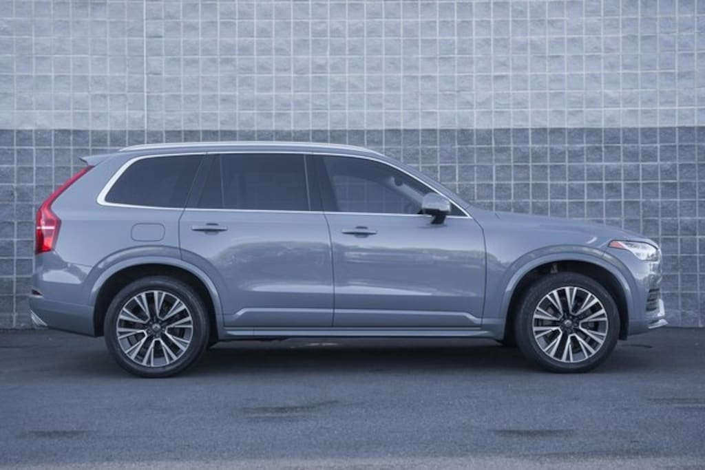 Used 2020 Volvo XC90 T6 Momentum SUV