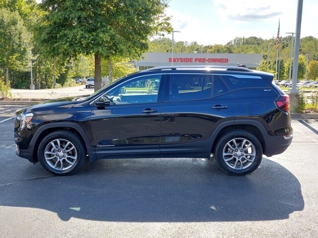 2024 Gmc Terrain SLT photo 2