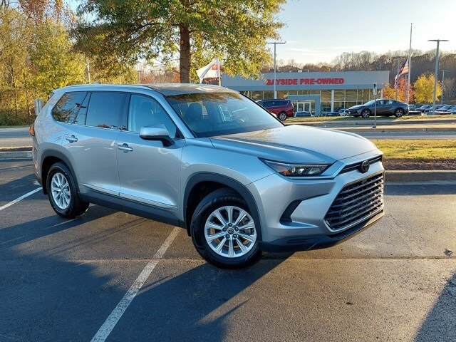 2024 Toyota Grand Highlander XLE photo 2