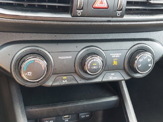 2023 Kia Forte LXS - Photo 31