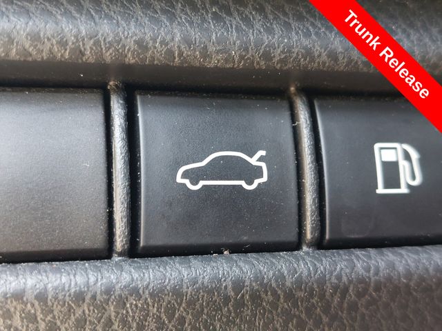 2025 Toyota Camry SE - Photo 19
