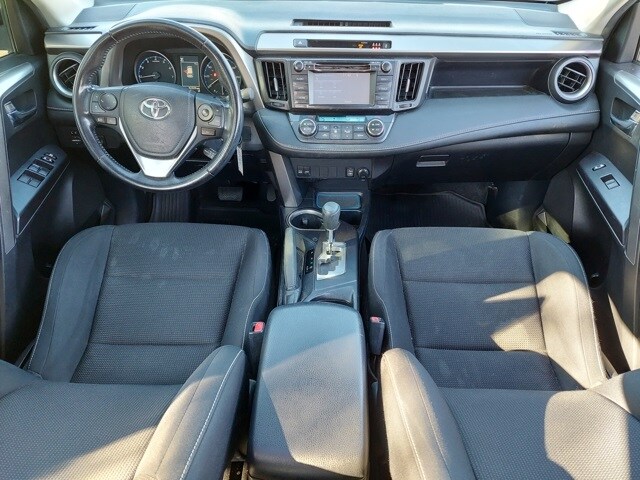 2017 Toyota RAV4 XLE photo 3